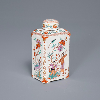 A Dutch Delft doré 'chinoiserie' tea caddy and cover, 18th C.